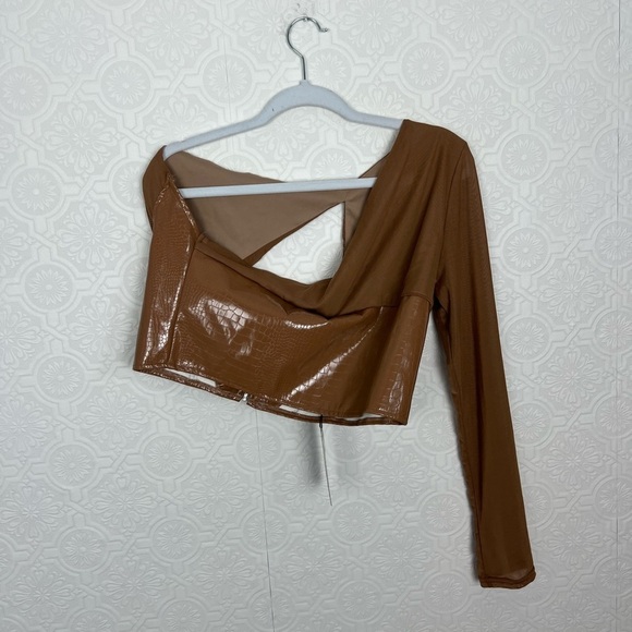 NWT PrettyLittleThing Top shape Club Party Crocodile one shoulder underbust - Picture 8 of 10